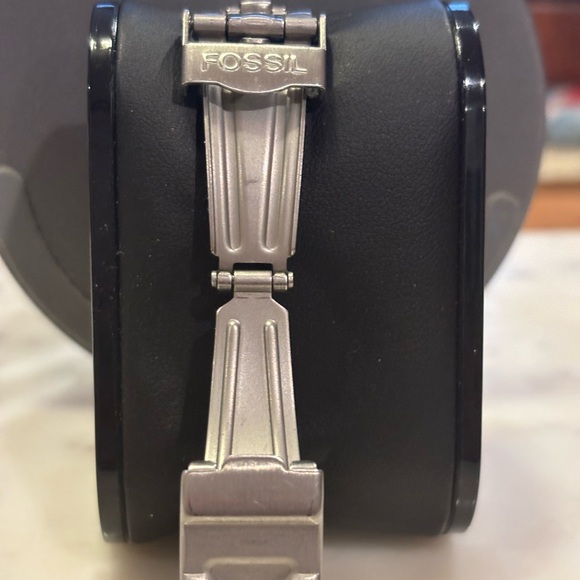 Beautiful Fossil Watch - Picture 2 of 6